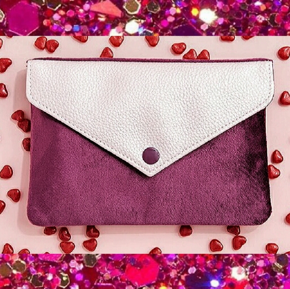 ipsy Handbags - LIMITED EDITION Ipsy Glam Makeup Bag/Clutch